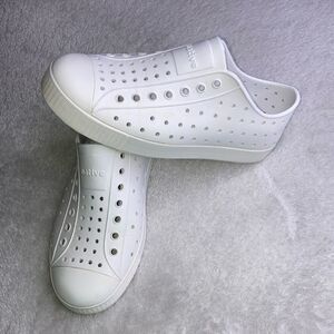 NATIVE C6 White Unisex Slip resistant Vegan water shoes